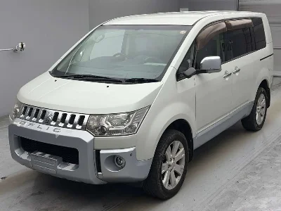 MITSUBISHI DELICA D5