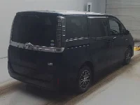Цена авто Toyota Voxy с аукционов Японии, номер кузова ZWR80G, пробег 188 000, оценка 2