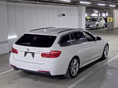 BMW 3 SERIES