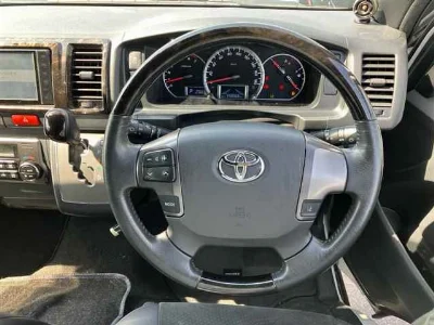 TOYOTA REGIUS VAN