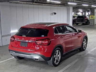 MERCEDES BENZ GLA
