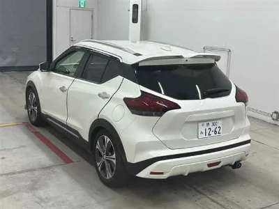 NISSAN KICKS