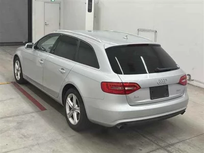AUDI A4 AVANTE
