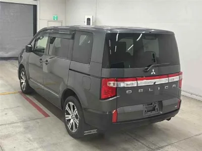 MITSUBISHI DELICA D5