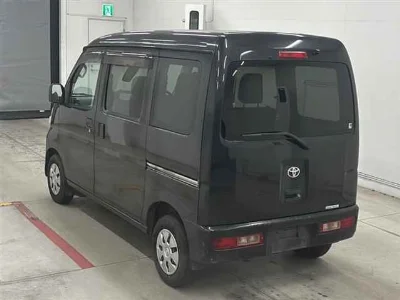 TOYOTA PIXIS VAN