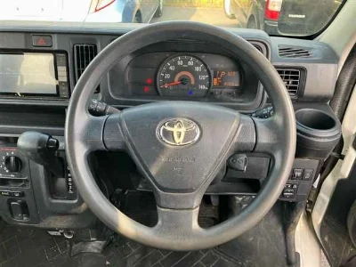 TOYOTA PIXIS VAN