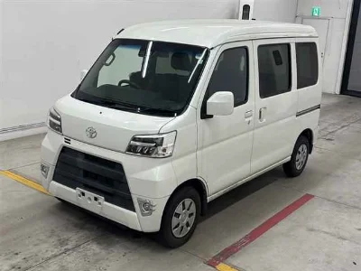 TOYOTA PIXIS VAN