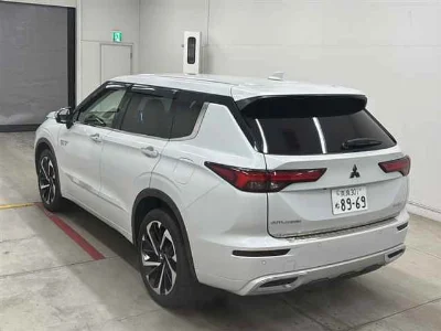 MITSUBISHI OUTLANDER PHEV