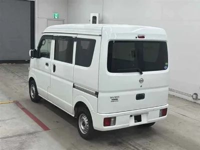 NISSAN CLIPPER VAN