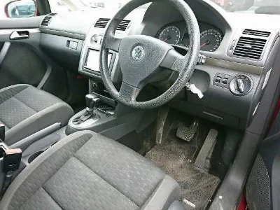 VOLKSWAGEN GOLF TOURAN