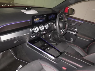 MERCEDES BENZ GLB