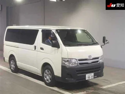 TOYOTA HIACE VAN