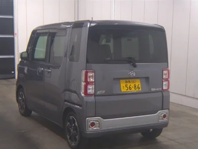DAIHATSU WAKE