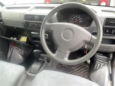 NISSAN CLIPPER VAN