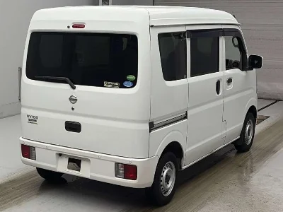 NISSAN CLIPPER VAN
