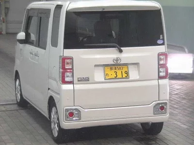 TOYOTA PIXIS MEGA