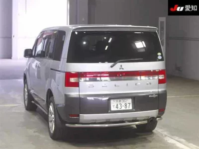MITSUBISHI DELICA D5