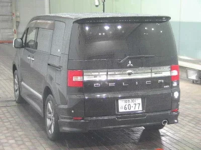 MITSUBISHI DELICA D5