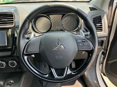 MITSUBISHI RVR
