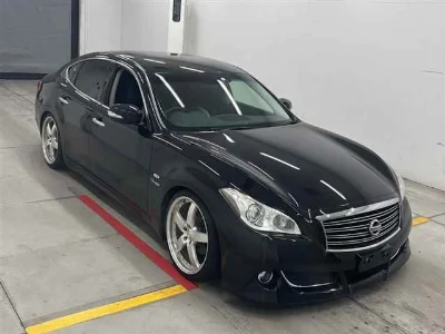NISSAN FUGA