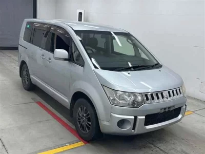 MITSUBISHI DELICA D5