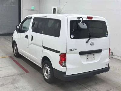 NISSAN NV200
