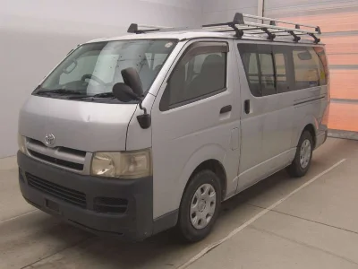 TOYOTA REGIUS VAN