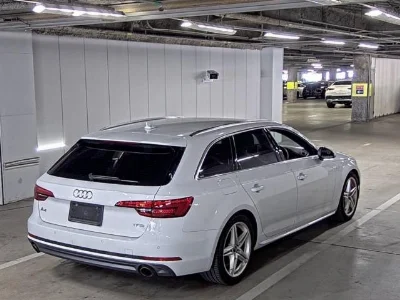 AUDI A4 AVANTE