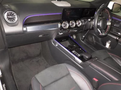 MERCEDES BENZ GLB