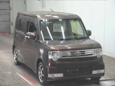 TOYOTA PIXIS SPACE