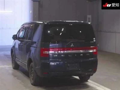 MITSUBISHI DELICA D5