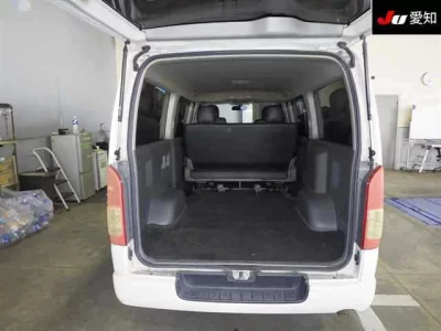 TOYOTA REGIUS VAN