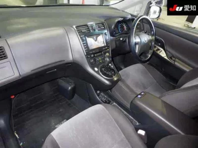 TOYOTA MARK X ZIO