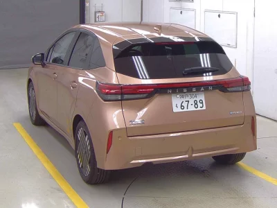Nissan AURA