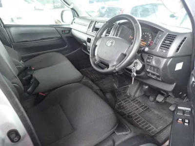 TOYOTA HIACE VAN