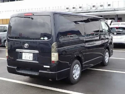 TOYOTA HIACE VAN