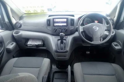 NISSAN NV200