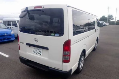 TOYOTA HIACE VAN