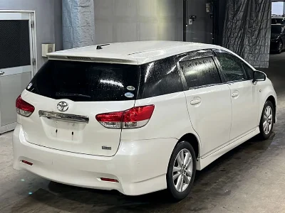 TOYOTA WISH
