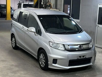 HONDA FREED SPIKE