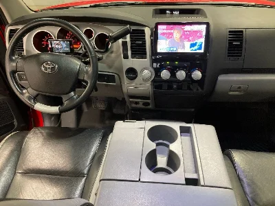 TOYOTA TUNDRA