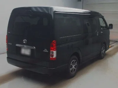 TOYOTA HIACE
