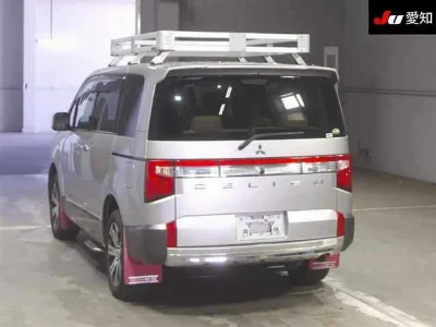 MITSUBISHI DELICA D5
