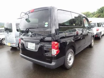 NISSAN NV200