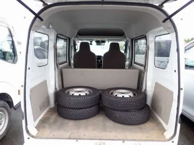 NISSAN CLIPPER VAN