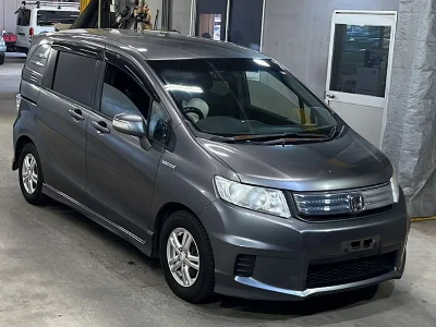 HONDA FREED SPIKE
