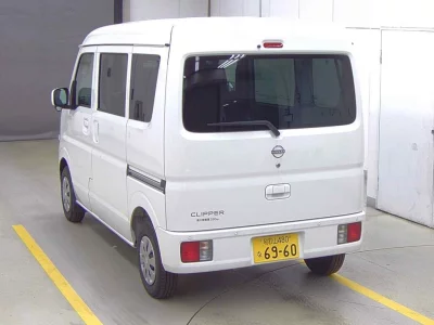 NISSAN CLIPPER VAN