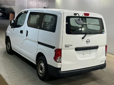 NISSAN NV200