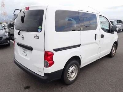 NISSAN NV200