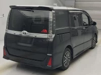 Цена авто Toyota Voxy с аукционов Японии, номер кузова ZRR80W, пробег 164 000, оценка 4